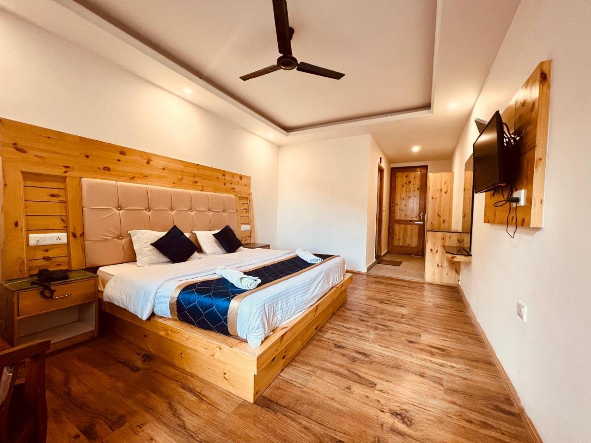 The Radhika - A Luxury Resort In Mountains Manāli Buitenkant foto